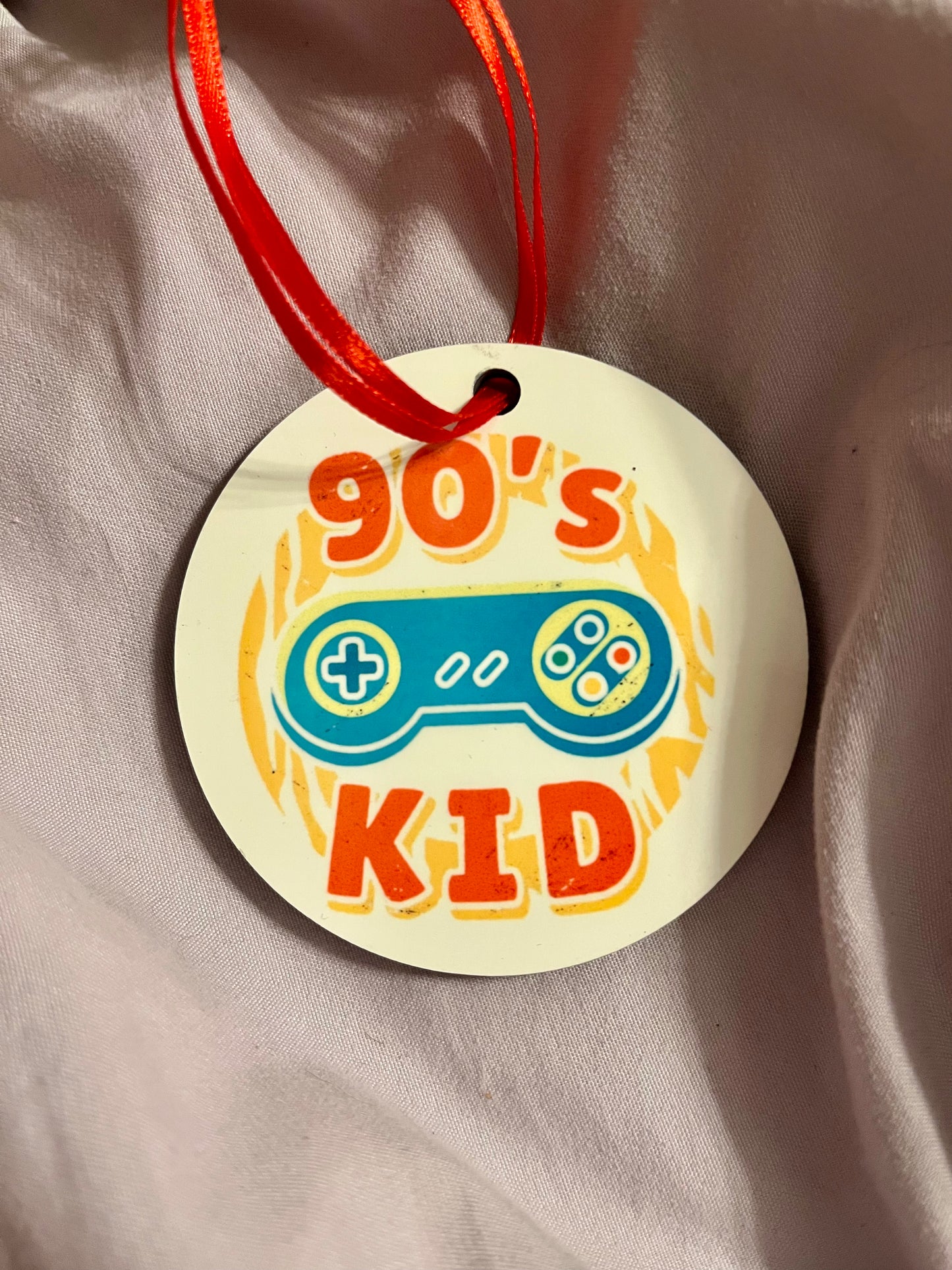 “90s Kid” – Retro Game Controller Resin Ornament