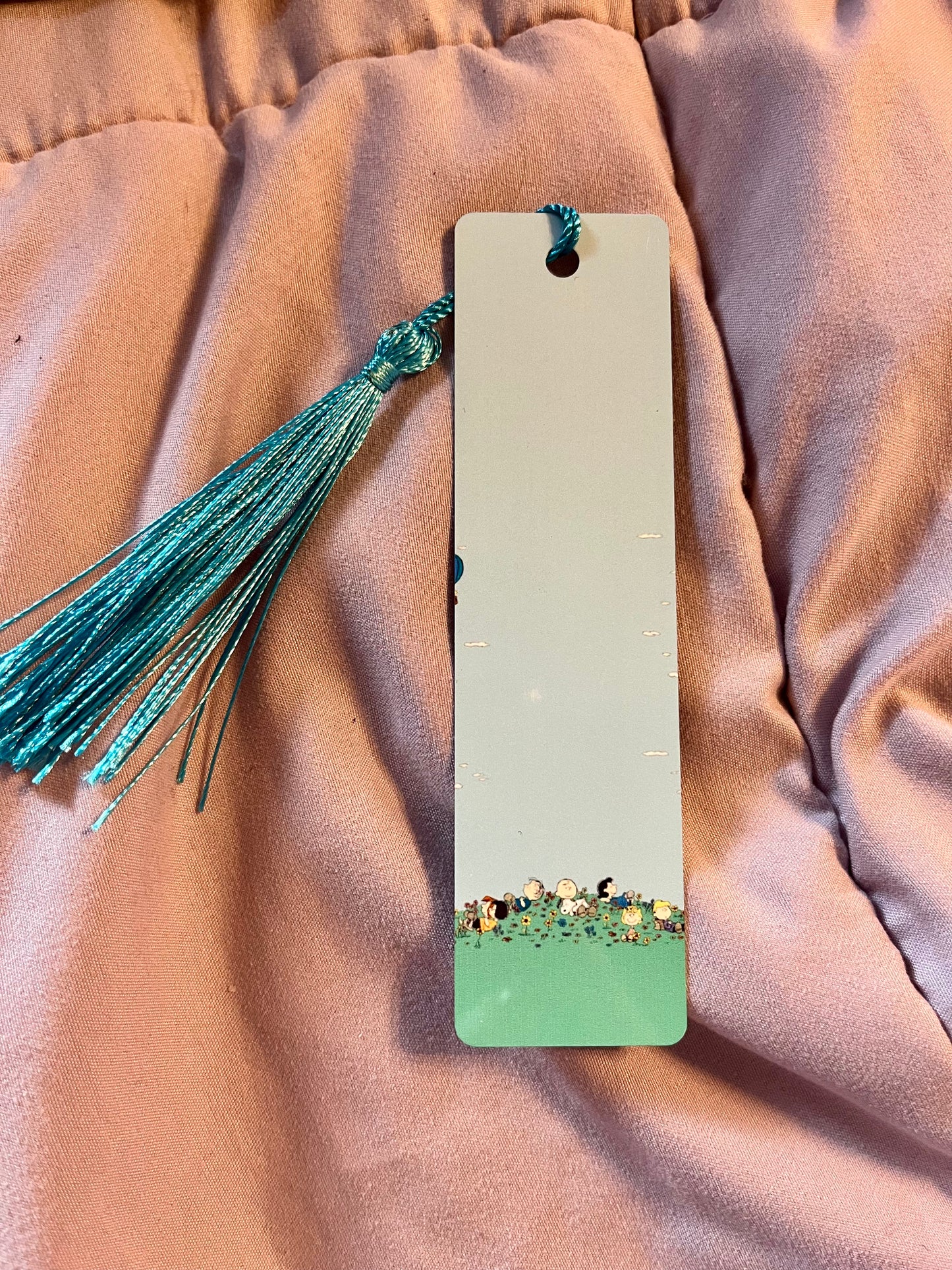 Peanuts Characters Laying on a Hill Metal Bookmark with Tassel – Relaxed Cartoon Page Holder