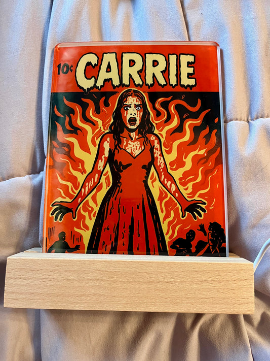 Carrie Comic Style Nightlight – Horror-Inspired LED Lamp with USB Wooden Base
