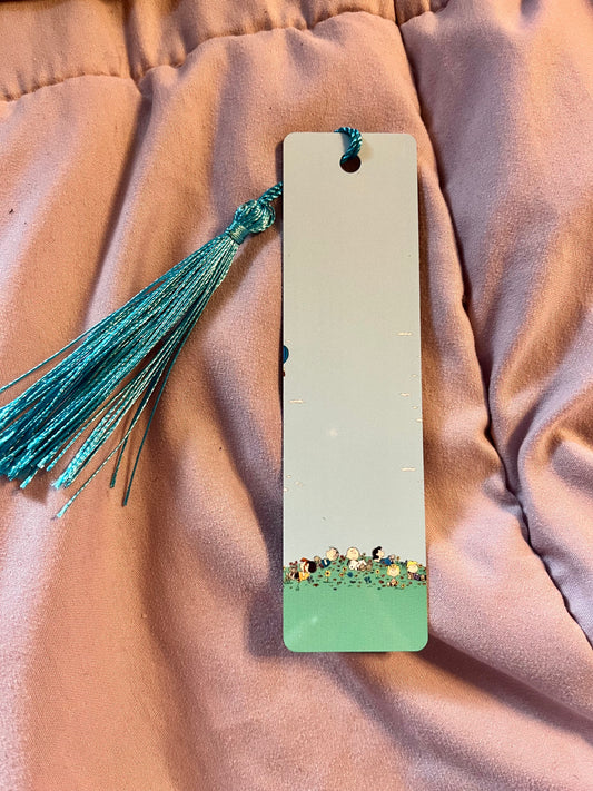 Peanuts Characters Laying on a Hill Metal Bookmark with Tassel – Relaxed Cartoon Page Holder